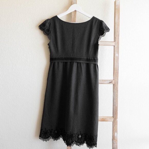ANTONIO MELANI LBD DRESS SZ 4 BLACK GRAY SHORT CAP SLEEVE SCALLOPED LACE TRIM - Picture 2 of 3